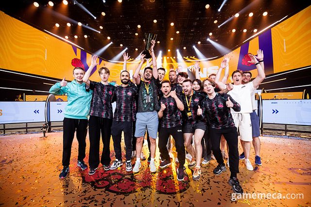 PGS4 우승팀 트위스티드 마인즈 (사진제공: 크래프톤)