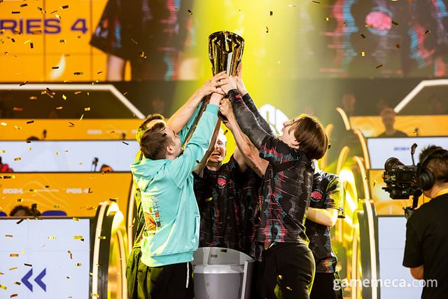 PGS4 우승팀 트위스티드 마인즈 (사진제공: 크래프톤)