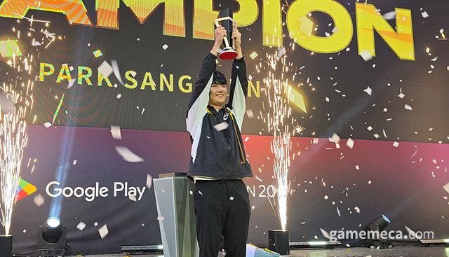ASL 시즌 20 우승자 'SnOw' 박상현 (사진: 게임메카 촬영)