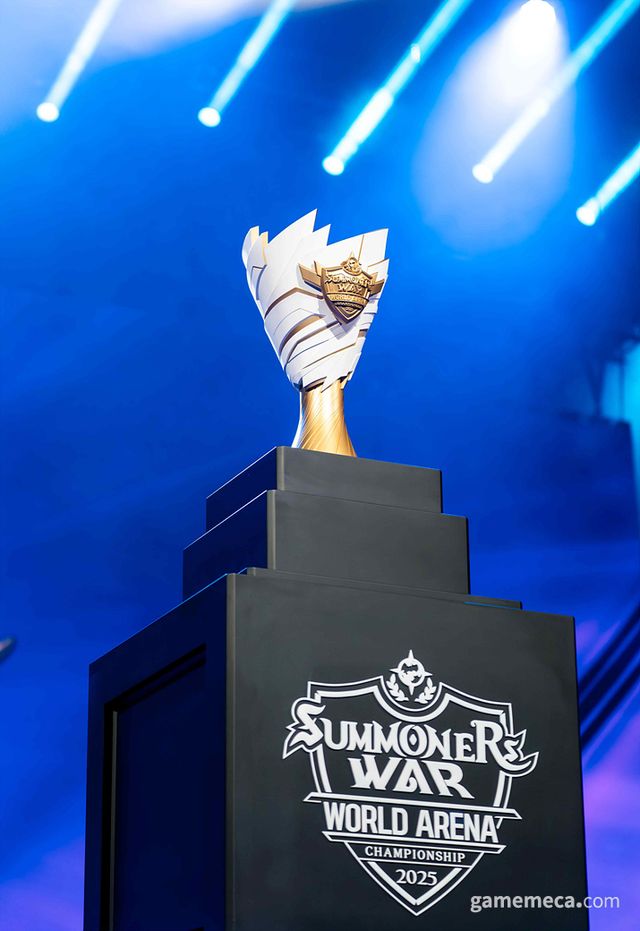 SWC 2025 월드 파이널의 우승컵의 주인이 누가 될 지 기대를 모은다 (사진제공: 컴투스)