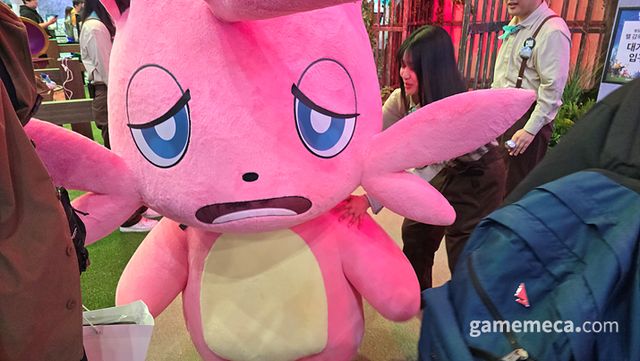 억울한 표정과 함께 세상을 향해 나아갔다 (사진: 게임메카 촬영)