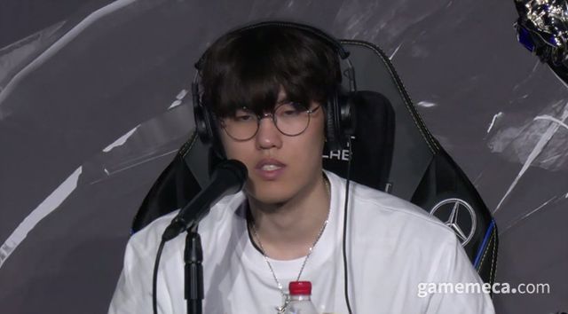 질문에 답변 중인 '오너' 문현준 (사진: 게임메카 촬영)