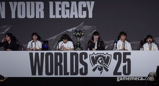 승자 인터뷰에 참석한 T1 (사진: 게임메카 촬영)