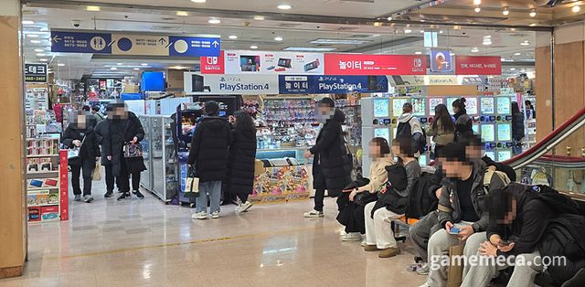 올해는 가챠가 아닌 게임으로 웃음지을 수 있을까? (사진: 게임메카 촬영)