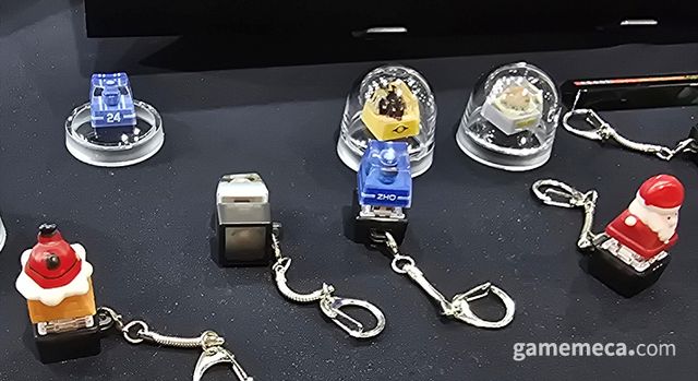 앞서 언급된 스위치와 키캡만으로 개성을 표현할 수 있는 키링 또한 (사진: 게임메카 촬영)