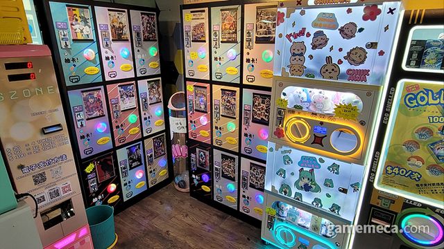 각종 가챠와 인형 뽑기 매장도 있다 (사진: 게임메카 촬영)