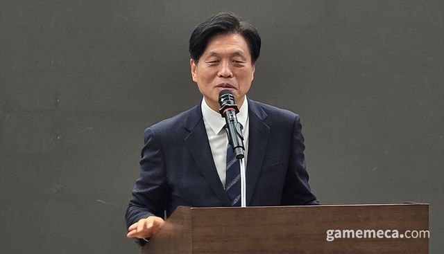 간담회는 주관을 맡은 더불어민주당 조승래 의원의 인삿말로 시작됐다 (사진: 게임메카 촬영)