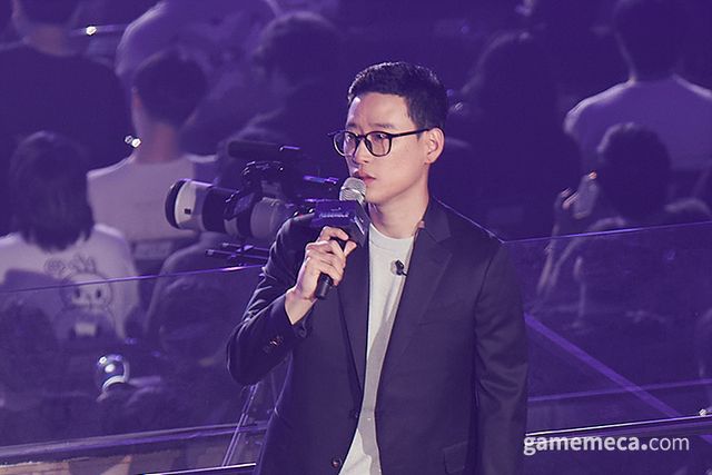 메이플스토리 쇼케이스 현장의 김창섭 디렉터 (사진제공: 넥슨)