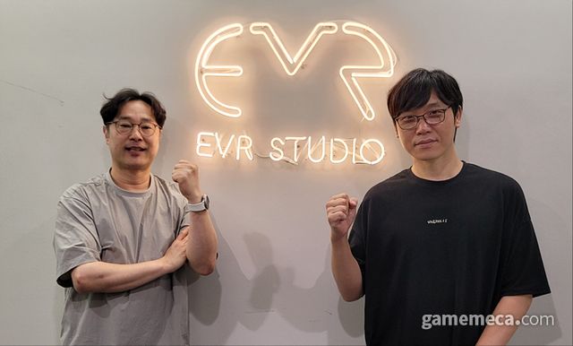 EVR 스튜디오 김재환 대표(좌)와 민동준 총괄 PD(우) (사진: 게임메카 촬영)