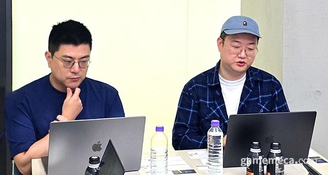 왼쪽부터 김동선 총괄 PD, 정중재 사업실장 (사진제공: NHN)