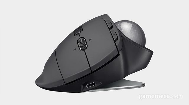 손목통증 완화에 유용하기에 적응만 한다면 오랜 게임 플레이에도 괜찮다고 (사진출처: 로지텍 공식 홈페이지)