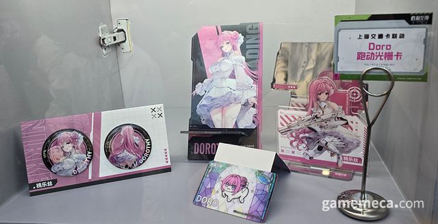 등신대, 굿즈 전시 등으로 쉴 틈 없이 볼거리를 제공했다 (사진: 게임메카 촬영)