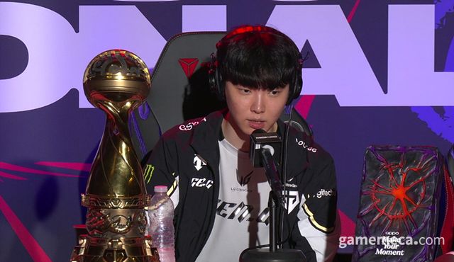 질문에 답변 중인 '쵸비' 정지훈 선수 (사진: 게임메카 촬영)