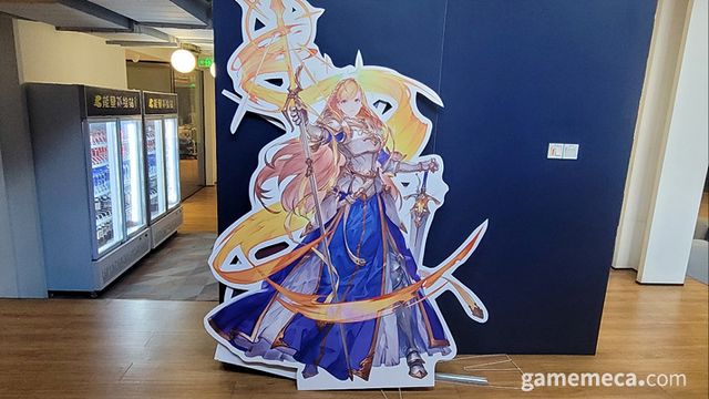 소드 오브 콘발라리아 '글로리아' 등신대 (사진: 게임메카 촬영)