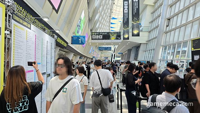 행사 전부터 수많은 인원이 몰렸다 (사진: 게임메카 촬영)