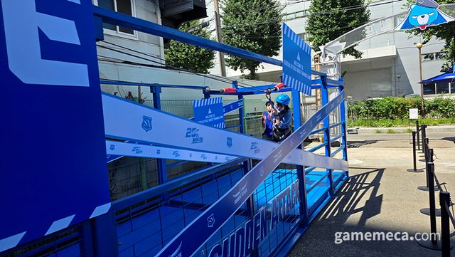 속도가 빠른 편은 아니니 누구나 타볼 수 있다 (사진: 게임메카 촬영)