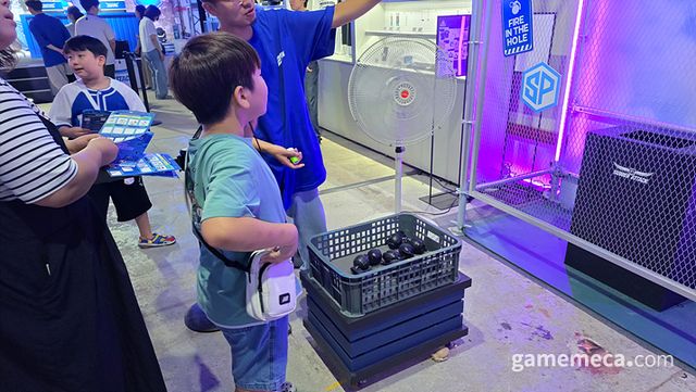 수류탄을 표적에 넣는 ‘위폭 챌린지’ (사진: 게임메카 촬영)