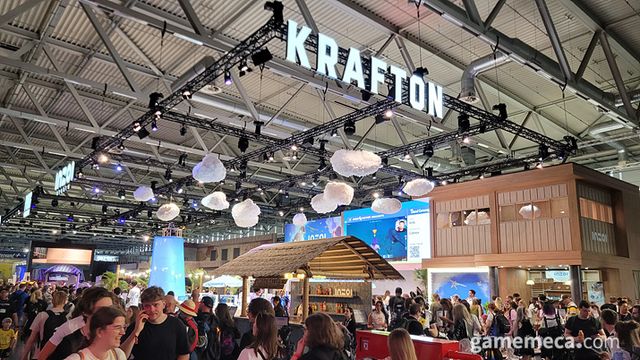 게임스컴 2025 현장에 마련된 크래프톤 인조이 부스. 이른 시간부터 많은 방문객이 몰렸다 (사진: 게임메카 촬영)