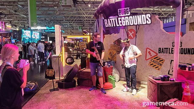 배틀그라운드 부스 입구에는 포토 스팟이 방문객을 맞이하고 있었다 (사진: 게임메카 촬영)