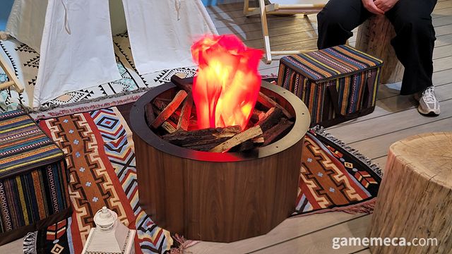 당연히 모닥불은 모형이지만, 나도 모르게 마시멜로우를 구워먹고 싶어졌다 (사진: 게임메카 촬영)