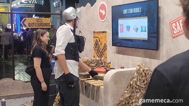 화면에 나온 아이템을 기억한 뒤, 부스 내에서 그 아이템들을 모아오면 된다 (사진: 게임메카 촬영)