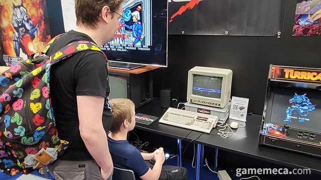 레트로 존은 유난히 가족 단위 관람객이 많았다 (사진: 게임메카 촬영)