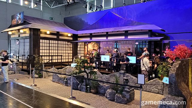 프래그마타와 귀무자: 검의 길 등 주요 신작이 양 옆으로 펼쳐져 있다 (사진: 게임메카 촬영)