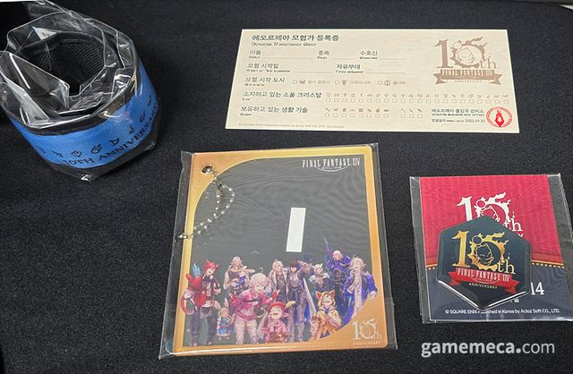 팔찌, 키링, 마그넷 등의 굿즈와 