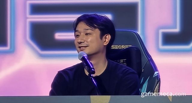 파이널판타지 14 리드 게임 UI 디자이너를 맡은 오다기리 케이의 개발기를 만나볼 수 있는 등 (사진: 게임메카 촬영)