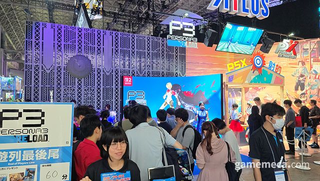 페르소나 부스에도 수많은 인파가 몰렸고 (사진: 게임메카 촬영)