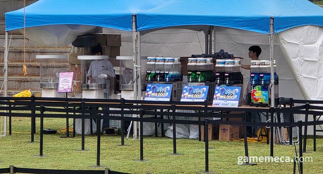 야외 운동회에 진이 빠질 유저들의 당분 충전을 위한 솜사탕과 슬러시존도 있다 (사진: 게임메카 촬영)