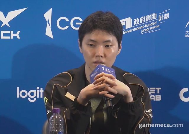 질문에 답변 중인 '쵸비' 정지훈 (사진: 게임메카 촬영)