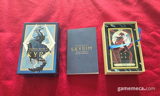 케이스, 가이드북, 카드라는 심플한 구성입니다 (사진: 게임메카 촬영)