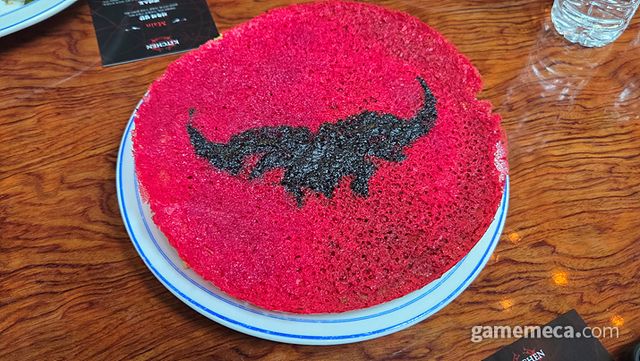 뒤이어 나온 '맵피스토' 피자에는 메피스토 그림이 그려져 있는데 (사진: 게임메카 촬영)