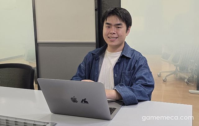 영재고를 나와 카이스트에 입학해 석사까지 마쳤지만, 게임을 사랑해 열심히 어센드투제로를 개발 중인 허태욱 PD (사진: 게임메카 촬영)
