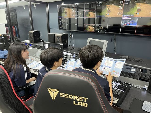 이스포츠 경기장에서 진행되는 청소년 진로체험 현장(사진제공: 부산정보산업진흥원)