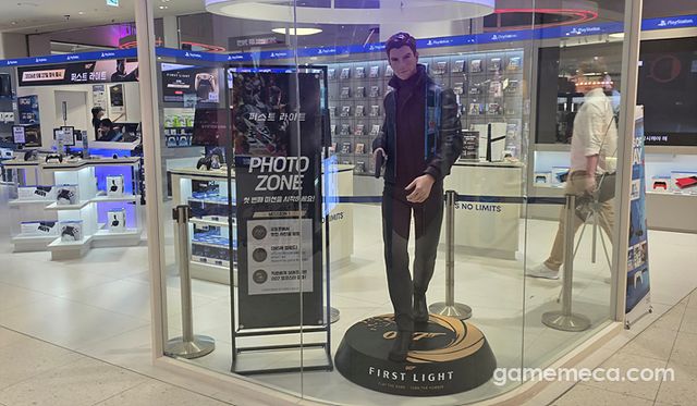 등신대 등을 통해 상당히 적극적인 마케팅을 진행 중이었다 (사진: 게임메카 촬영)