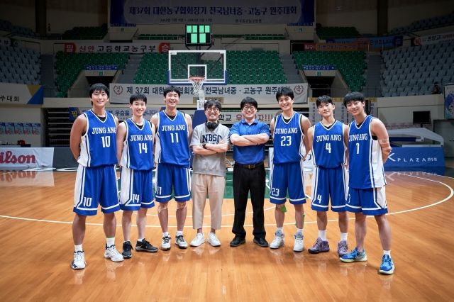 [종합] 장항준 감독표 청춘 실화…농구 열풍 이어갈 '리바운드'