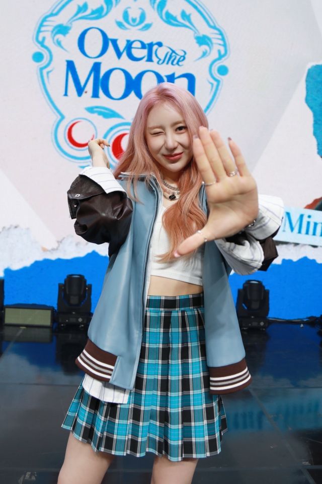 [종합] "이를 갈았다"…6개월 만에 컴백한 이채연, 리스너 마음에 '노크'