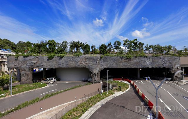 버드 파라다이스로 향하는 85m 길이의 입구 아치형 통로, 숲의 관문 ©Mandai Wildlife Group