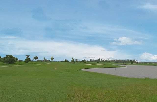 New 코스에서 가장 어려운 ADONG 코스 7번홀, 화이트 티박스 기준 180미터 파3홀이다.