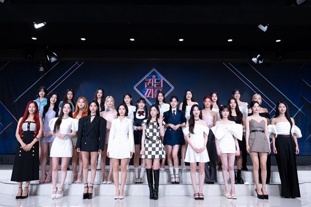 [종합] "제작비가 터지고 있어요"…'재발견' 될 걸그룹 26人의 '퀸덤 퍼즐'