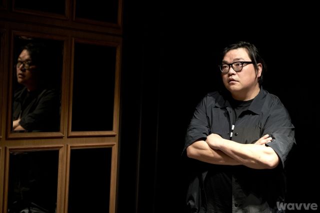 '박하경 여행기'를 연출한 이종필 감독 / 사진 : 웨이브, 더램프 제공