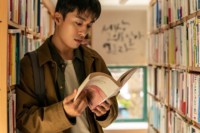 '박하경 여행기' 스틸컷 / 사진 : 웨이브, 더램프 제공