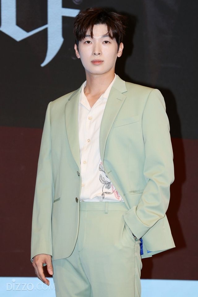 [종합] "독특한 한국형 뱀파이어의 탄생"…유쾌한 로코 예고한 '가슴이 뛴다'