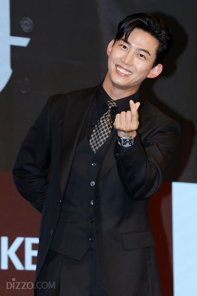 [종합] "독특한 한국형 뱀파이어의 탄생"…유쾌한 로코 예고한 '가슴이 뛴다'