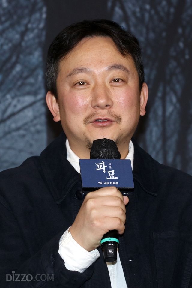 [종합] "김고은, 투잡 뛰는 거 아니야?" 감탄…현실 녹여낸 오컬트 '파묘'