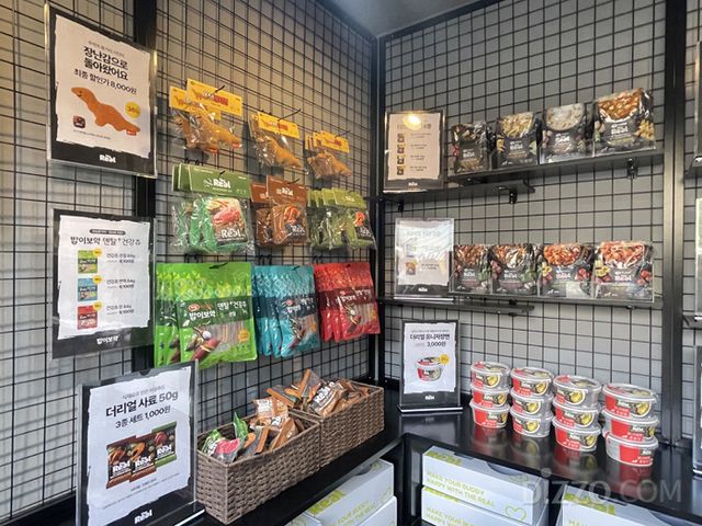 [현장취재] “용가리가 돌아왔다!” 어린 시절 감성 제대로 자극하는 ‘용가리 치킨 팝업’