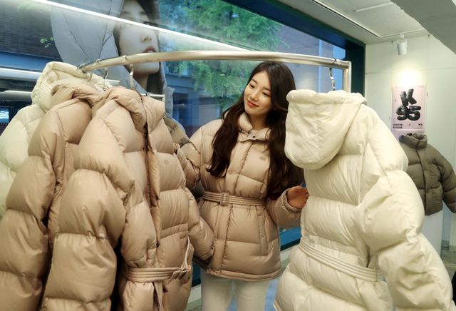 수지 vs 고윤정, 패딩 여신은 누구?