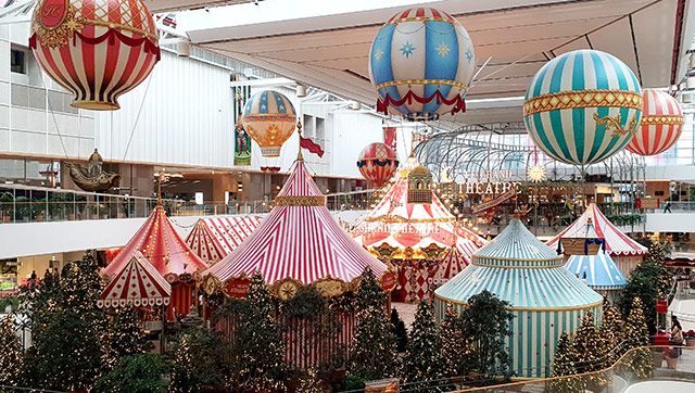 1일 서울 영등포구 여의도 더현대 서울 사운즈 포레스트에 크리스마스 장식이 설치돼 있다./사진=김경희